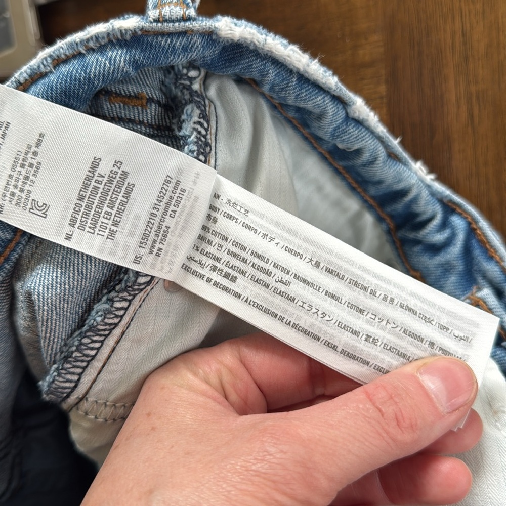 Abercrombie & Fitch the Dad High Rise Relaxed Light Blue Jeans 26/2 - Picture 6 of 6